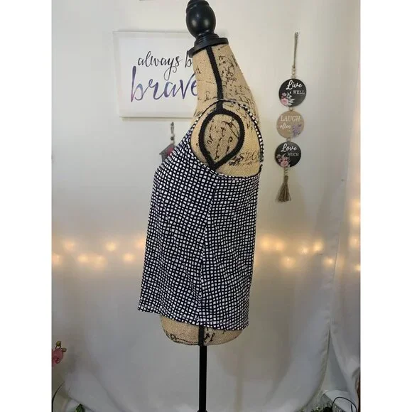 (B-57)The Limited Women’s M Black White Geometric Print Cami Tank Top Sleeveless - Picture 3 of 9